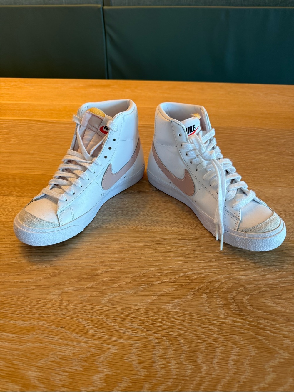 Nike Women’s High-Top Blazer Mid ‘77